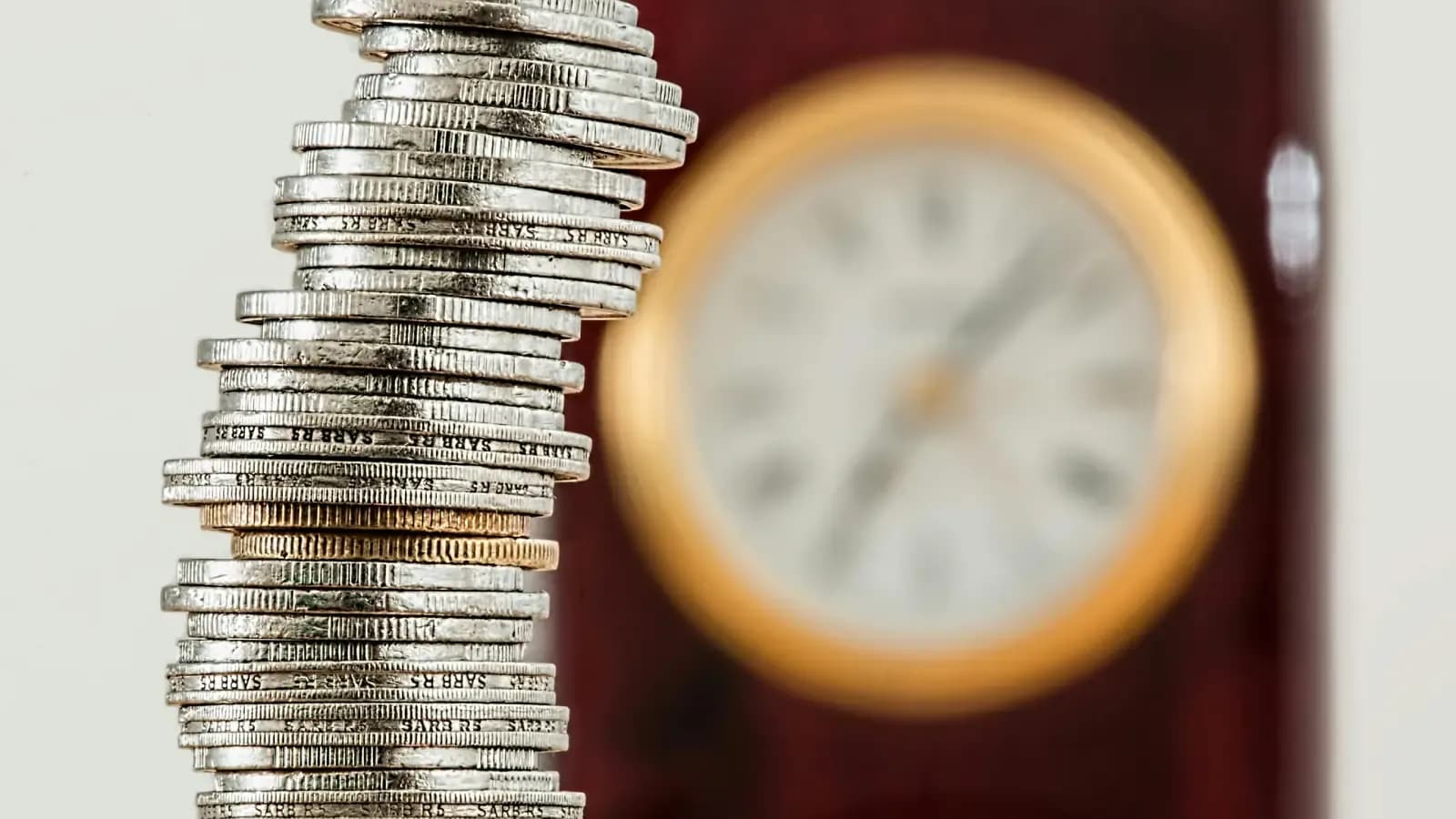 Why Long-Term Investing Works Better with a Guide?